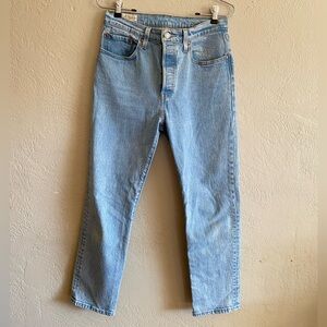 Levi’s 501 Original Cropped in Tango Surge